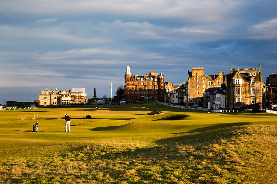 Golfer playing a putt on the Old Course 17th Hole, St Andrews