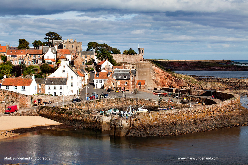 Incoming tide at Crail HarbourIncoming tide at Crail Harbour